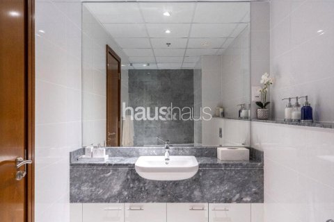 Apartmen di Business Bay, Dubai, UAE 2 bilik tidur, 126 meter persegi № 625925 - foto 16