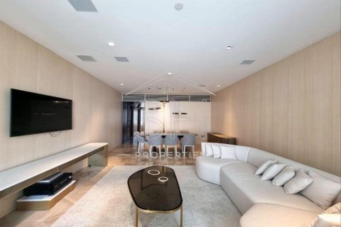 Apartment in Palm Jumeirah, Dubai, UAE 3 bedrooms, 216 sq.m. № 555035 - photo 1