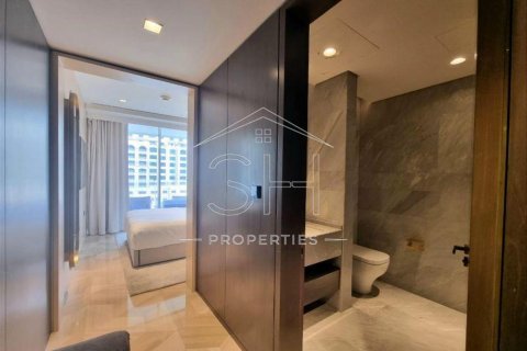 Apartment in Palm Jumeirah, Dubai, UAE 3 bedrooms, 216 sq.m. № 555035 - photo 12