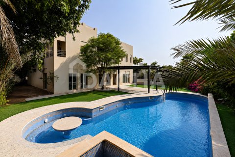 Villa Meadows, Dubaijā, AAE 6 istabas, 596 m2 Nr. 723138