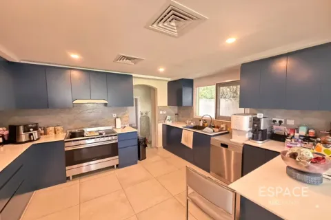 Villa in affitto a Meadows, Dubai, EAU 5 camere da letto, 353 mq. № 738309 - foto 7