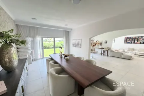 Villa in affitto a Meadows, Dubai, EAU 5 camere da letto, 353 mq. № 738309 - foto 5