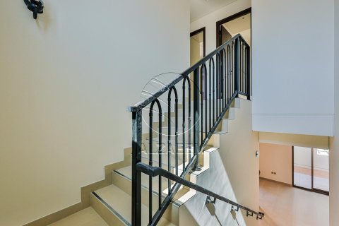 Townhouse in Khalifa City, Abu Dhabi, UAE 3 bedrooms, 160 sq.m. № 615119 - photo 3