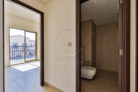 Townhouse in Khalifa City, Abu Dhabi, UAE 3 bedrooms, 160 sq.m. № 615119 - photo 17