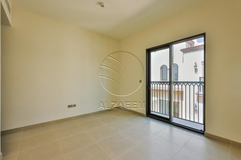 Townhouse in Khalifa City, Abu Dhabi, UAE 3 bedrooms, 160 sq.m. № 615119 - photo 11