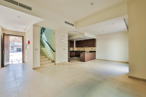 Townhouse in Khalifa City, Abu Dhabi, UAE 3 bedrooms, 160 sq.m. № 615119 - photo 2