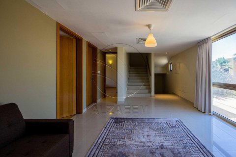 Řadový dům v Al Raha Gardens, Abu Dhabi, SAE 3 ložnice, 201 m² Č.: 615118 - fotografie 3