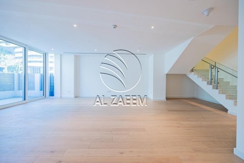 Townhouse on the Saadiyat Island, Abu Dhabi, UAE 3 bedrooms, 334 sq.m. № 615117 - photo 3