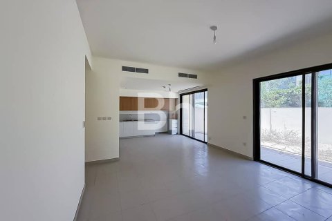 Снять в аренду таунхаус в Dubai South (Dubai World Central), Дубай, ОАЭ 4 спальни, 277м2, № 614590 - фото 1