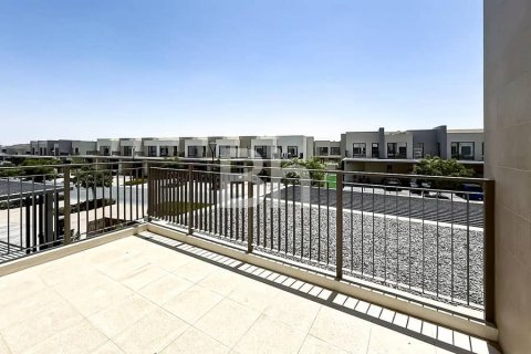Снять в аренду таунхаус в Dubai South (Dubai World Central), Дубай, ОАЭ 4 спальни, 277м2, № 614590 - фото 4