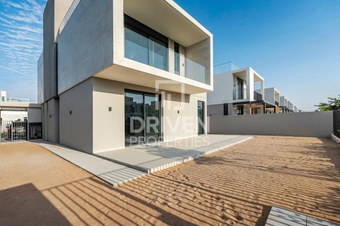 Villa till försäljning i Arabian Ranches 3, Dubai, UAE 4 sovrum, 447.98 kvm Nr. 762243 - fotografi 1