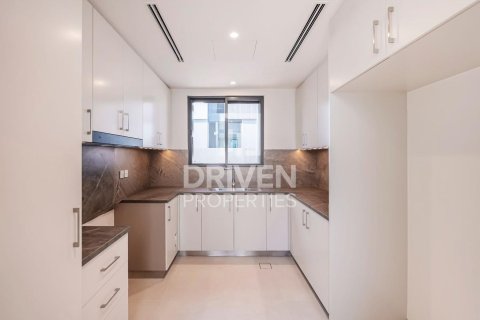 Villa till försäljning i Arabian Ranches 3, Dubai, UAE 4 sovrum, 447.98 kvm Nr. 762243 - fotografi 2