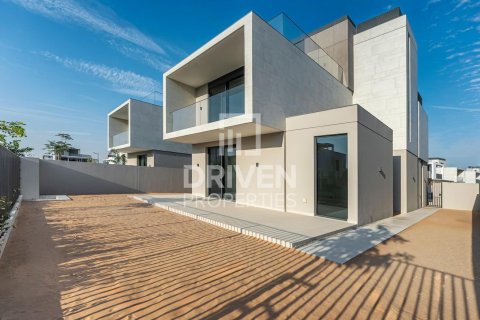 Villa till försäljning i Arabian Ranches 3, Dubai, UAE 4 sovrum, 447.98 kvm Nr. 762243 - fotografi 5