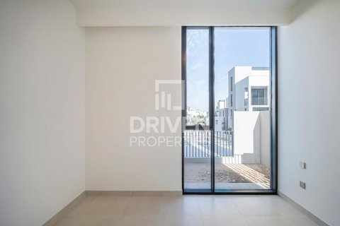 Villa till försäljning i Arabian Ranches 3, Dubai, UAE 4 sovrum, 447.98 kvm Nr. 762243 - fotografi 8