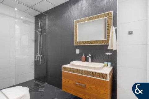 Apartment til salg i Business Bay, Dubai, UAE 3 soveværelser, 125 kvm № 667312 - foto 16