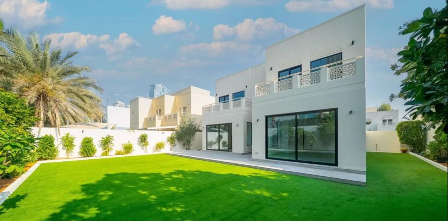 Villa à Meadows, Dubai, EAU: 4 chambres, 343.74 m2 № 733057