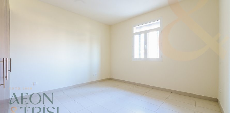 Apartment in Al Furjan, Dubai, UAE 2 bedrooms, 130 sq.m. № 648402