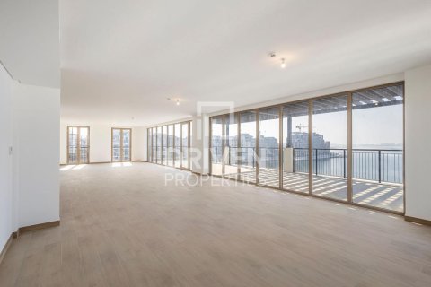 Kattohuoneisto Jumeirah, Dubai, Arabiemiraatit 5 makuuhuonetta, 822 m2 № 603406 - kuva 2