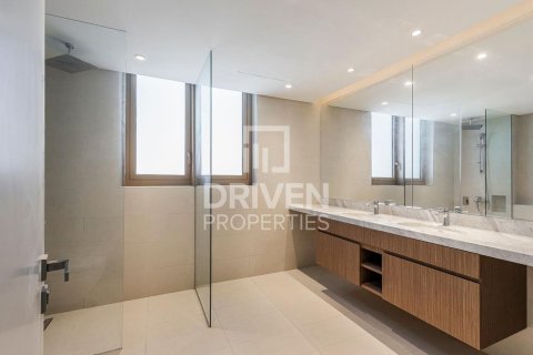 Kattohuoneisto Jumeirah, Dubai, Arabiemiraatit 5 makuuhuonetta, 822 m2 № 603406 - kuva 9