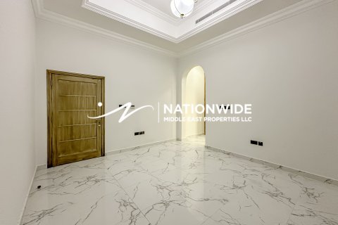 Villa in Abu Dhabi, UAE 14 bedrooms, 1080 sq.m. № 647134 - photo 15