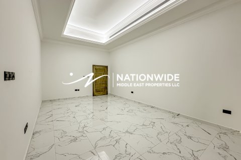 Villa in Abu Dhabi, UAE 14 bedrooms, 1080 sq.m. № 647134 - photo 14