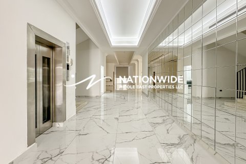 Villa in Abu Dhabi, UAE 14 bedrooms, 1080 sq.m. № 647134 - photo 4
