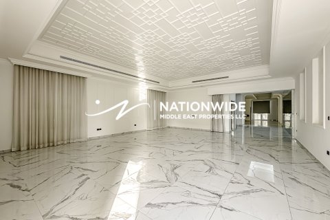 Villa in Abu Dhabi, UAE 14 bedrooms, 1080 sq.m. № 647134 - photo 2