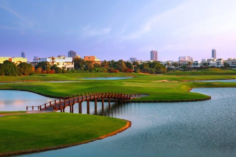 Huoneisto Dubai, Arabiemiraatit 3 makuuhuonetta, 176.70150600 m2 № 651341 - kuva 2