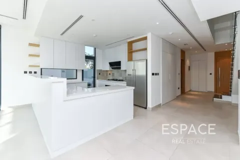 Villa til salg i Jumeirah Golf Estates, Dubai, UAE 4 soveværelser, 321 kvm № 737957 - foto 4