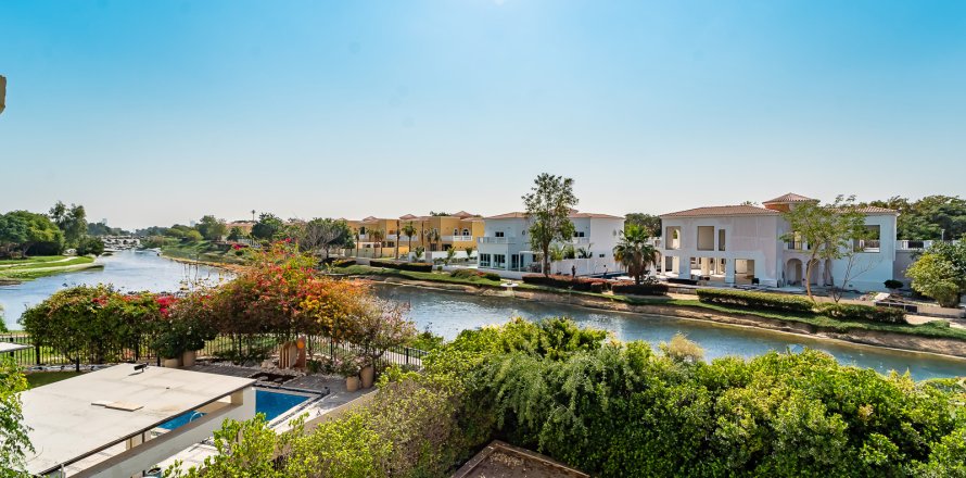 Villa i Jumeirah Islands, Dubai, Emiratene 4 soverom, 497 kvm nr. 701815