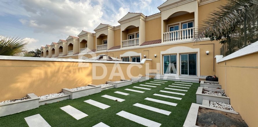 خانه شهری در Jumeirah Village Triangle، Dubai ، امارات متحده عربی 2 خوابه ، 152 متر مربع.  شماره 707012