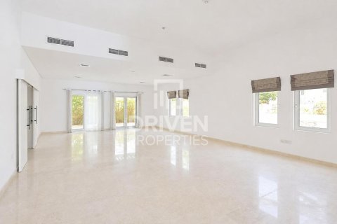 Villa til salg i The Villa, Dubai, UAE 5 soveværelser, 934.6 kvm № 741684 - foto 2
