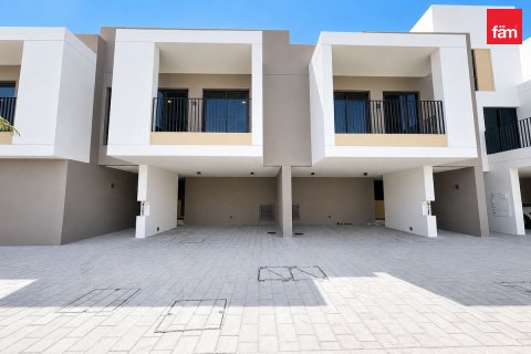 Villa asukohaga Dubai, AÜE: 3 magamistoaga, 255.1 m² Nr 760586
