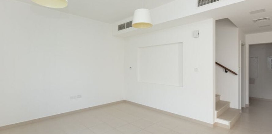 Shtëpi në qytet në Town Square, Dubai, Emiratet e Bashkuara Arabe 3 dhoma gjumi, 188 m2. № 679240