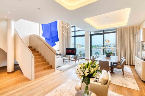 Jumeirah, Dubai, UAE의 판매용 아파트 침실 3개, 301제곱미터 번호 680849 - 사진 1