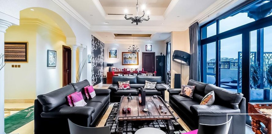 פנטהאוס ב Palm Jumeirah, Dubai, איחוד האמירויות 4 חדרי שינה, 456 מ"ר מספר 680850