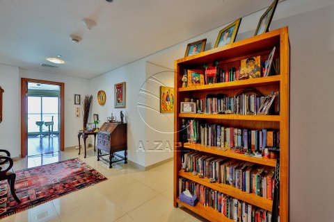 Apartment in Al Reem Island, Abu Dhabi, UAE 4 bedrooms, 262 sq.m. № 615850 - photo 11
