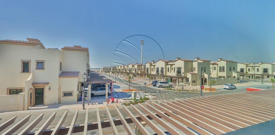 Townhouse in Khalifa City, Abu Dhabi, UAE 2 bedrooms, 123 sq.m. № 615848