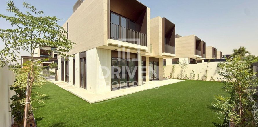 Villa sa Dubai Hills Estate, UAE 5 silid-tulugan, 659.98 sq.m. № 745878