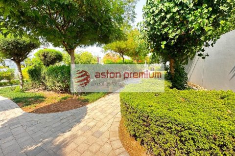 Villa para venda em Dubai Land, Dubai, EAU 3 quartos, 161 m2 № 753835 - foto 5