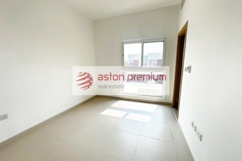 Villa para venda em Dubai Land, Dubai, EAU 3 quartos, 161 m2 № 753835 - foto 8
