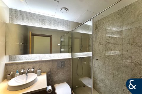 דירה להשכרה ב Downtown Dubai (Downtown Burj Dubai), Dubai, איחוד האמירויות  3 חדרי שינה, 144 מ"ר, מספר 667974 - תמונה 3