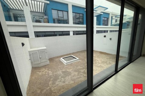 Vilă de închiriat în Dubai, EAU 4 dormitoare, 144 mp. №662235 - poză 16