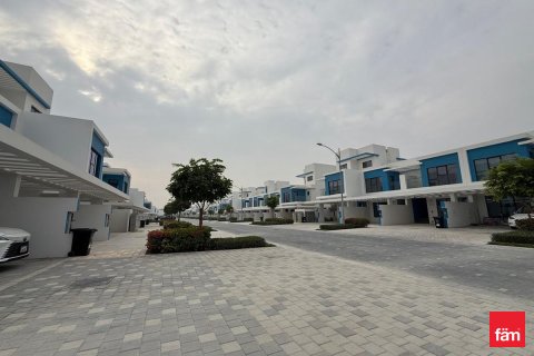 Vilă de închiriat în Dubai, EAU 4 dormitoare, 144 mp. №662235 - poză 18