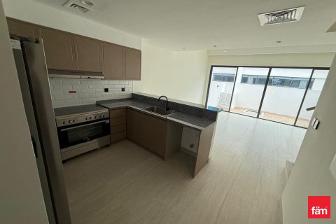 Vilă de închiriat în Dubai, EAU 4 dormitoare, 144 mp. №662235 - poză 2