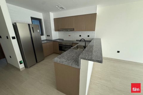 Vilă de închiriat în Dubai, EAU 4 dormitoare, 144 mp. №662235 - poză 3