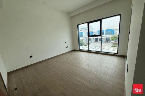 Vilă de închiriat în Dubai, EAU 4 dormitoare, 144 mp. №662235 - poză 6