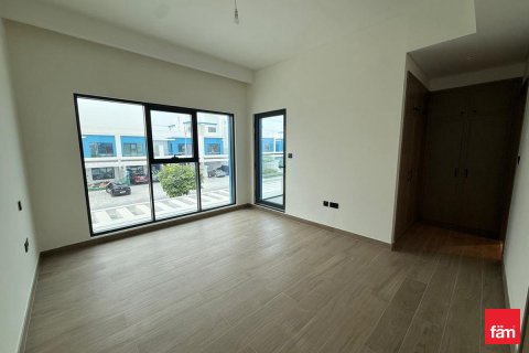 Vilă de închiriat în Dubai, EAU 4 dormitoare, 144 mp. №662235 - poză 4