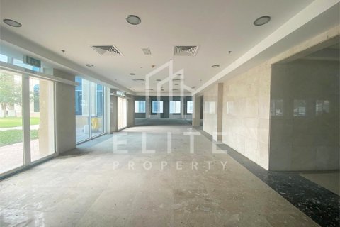 Building in Dubai Investment Park, UAE 3528 sq.m. № 620223 - photo 4
