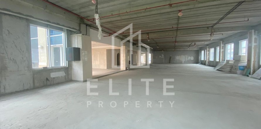 Building in Dubai Investment Park, UAE 3528 sq.m. № 620223